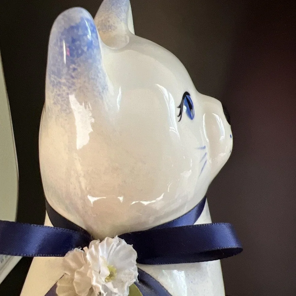 Vintage Ceramic Blue Ribbon White Cat Blue Eyes Sitting 9 1/2